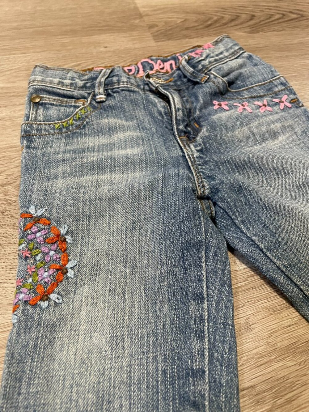 Embroidered Jeans - Picture 6 of 10